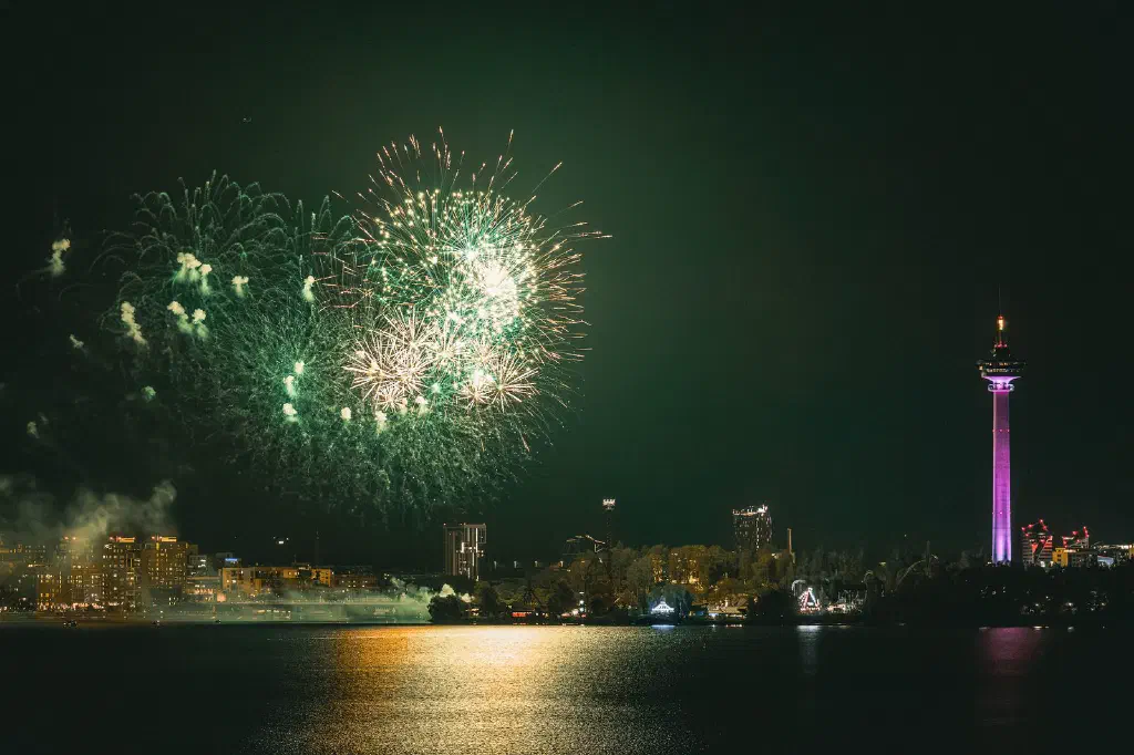 Hämärä arkkitehtuuri, suomalainen miljöö